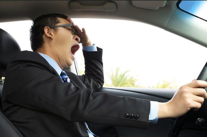 Cara Menghindari Bahaya Microsleep Saat Berkendara