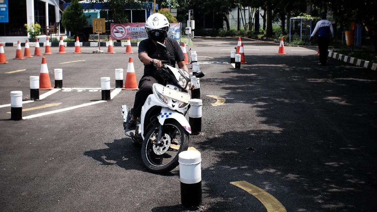 Cara Kendarai Sepeda Motor Agar Lulus Ujian Praktik SIM C