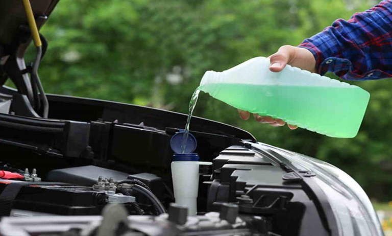 Penyebab Air Radiator Mobil Meluap