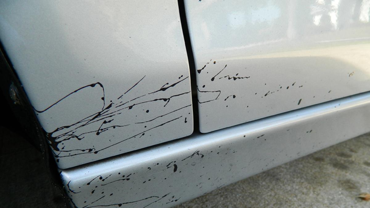 Cara Membersihkan Noda Aspal di Bodi Mobil