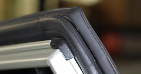 Cara Mengatasi Karet Pintu Mobil yang Sudah Keras