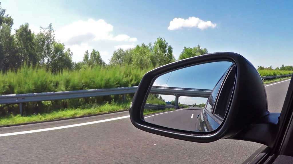 Posisi Spion Kendaraan